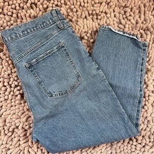 GAP Mom Jean High Rise Short